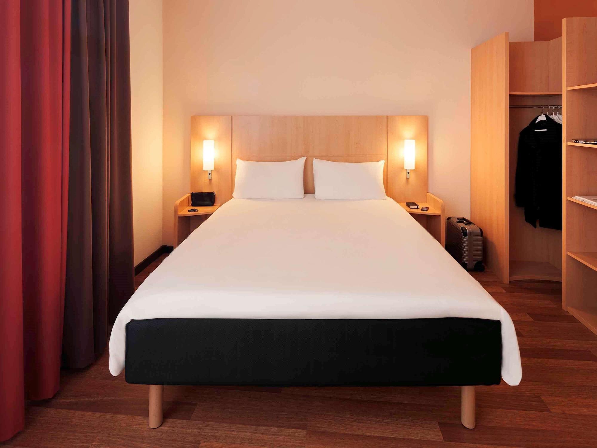 Ibis Hotel Nuernberg Altstadt Экстерьер фото
