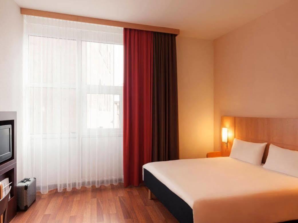 Ibis Hotel Nuernberg Altstadt Экстерьер фото